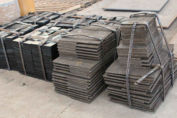 耐磨襯板廠家介紹耐磨襯板主要作用在哪些行業?(圖1) 耐磨襯板廠家介紹耐磨襯板主要作用在哪些行業?(圖1)